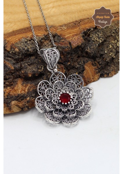 Yakut Taşlı Çiçek Model Oksitli Telkari Kadın Gümüş Kolye 201023920 fiyatları