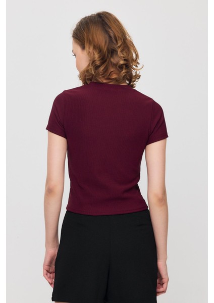 2202 Kurdele Detay Kısa Kol Tişört Bordo indirimleri