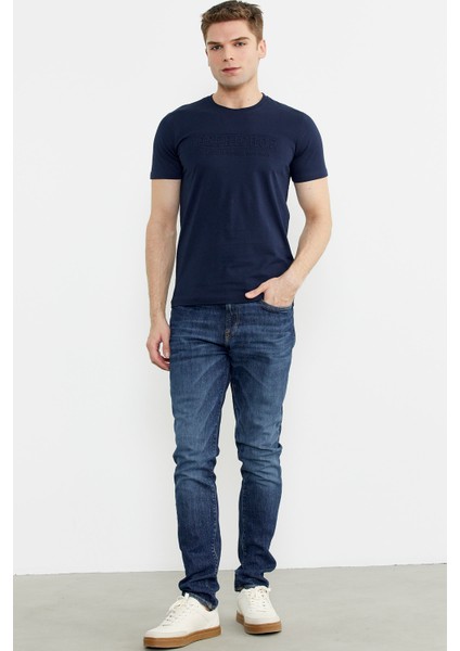 Kabartma Baskı Detaylı Pamuk Tişört - Lacivert