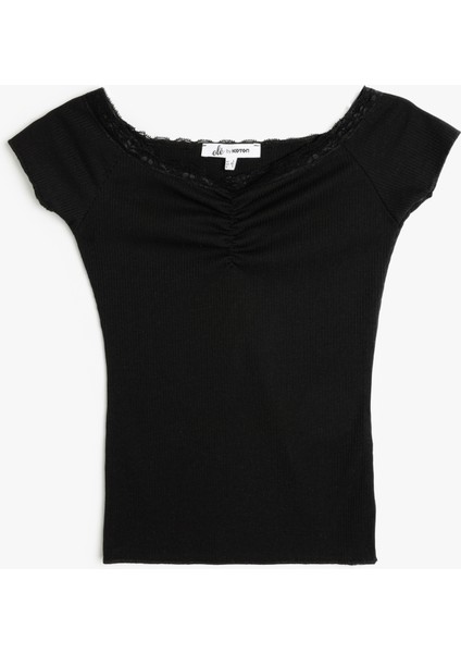 Dantel Detaylı Slim Fit Kısa Kollu Tişört
