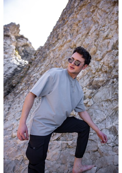 Erkek Gri Renk Oversize Baskısız Basic Tişört fırsatları