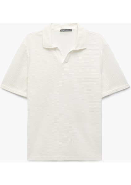 Pamuklu Regular Fit Dokulu Kısa Kollu V Yaka Polo Tişört