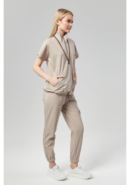 Extreme Cool Woman - Premium Çift Yön Likralı Doktor Hemşire Forma Takımı Scrubs Üniforma Cerrahi Takım (Kadın), Kumsal