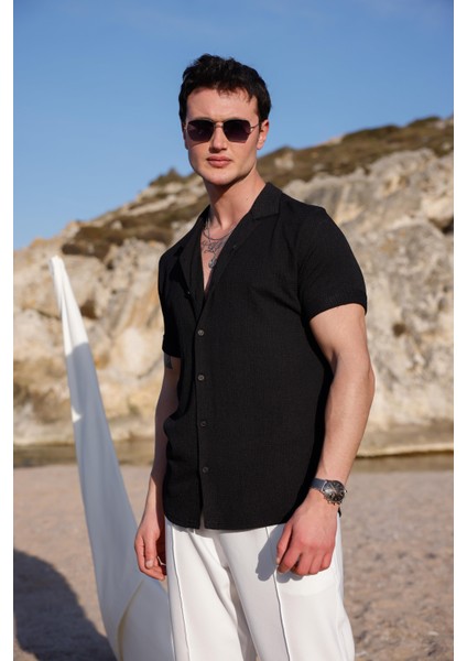 Erkek Siyah Renk Burgu Desen Kısa Kol Gömlek fırsatları