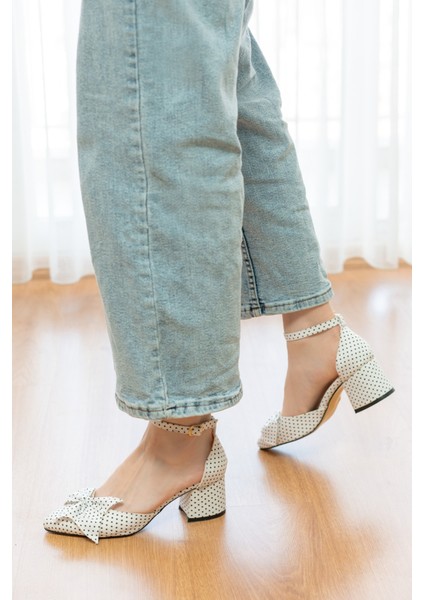 Toli Beyaz Puantiye Fiyonklu ( 5 cm Topuklu ) Günlük Kullanım Ayakkabı