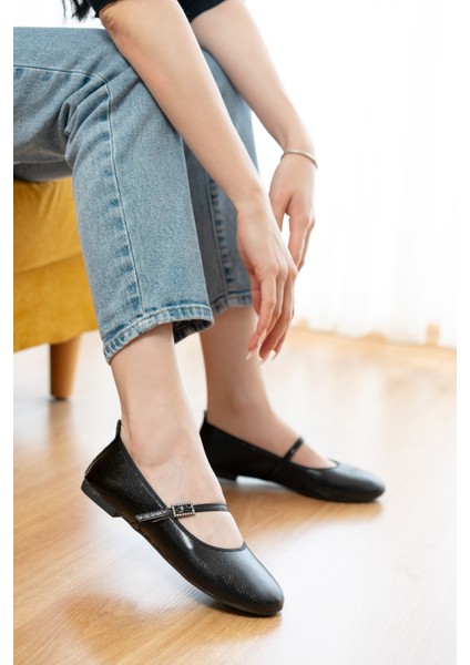 Armi Siyah Kırışık Rugan Taşlı Baretli ( 1 cm Topuklu ) Yuvarlık Burun Babet modelleri