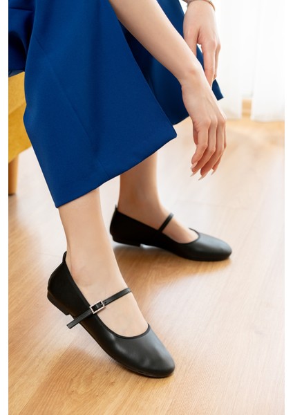 Armi Siyah Taşlı Baretli ( 1 cm Topuklu ) Yuvarlık Burun Babet