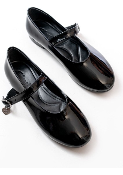 İNF-324 Siyah Rugan Baretli Tokalı Günlük Kadın Babet indirimleri