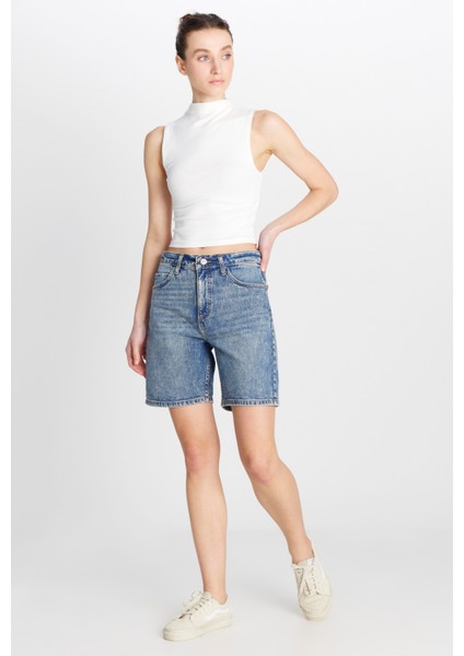 Slim Fit Dar Kesim Normal Bel Mavi Bermuda Jean Kot Şort