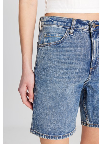 Slim Fit Dar Kesim Normal Bel Mavi Bermuda Jean Kot Şort