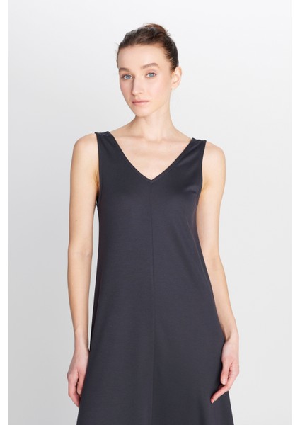 Regular Fit Normal Kesim V Yaka Siyah Midi Elbise