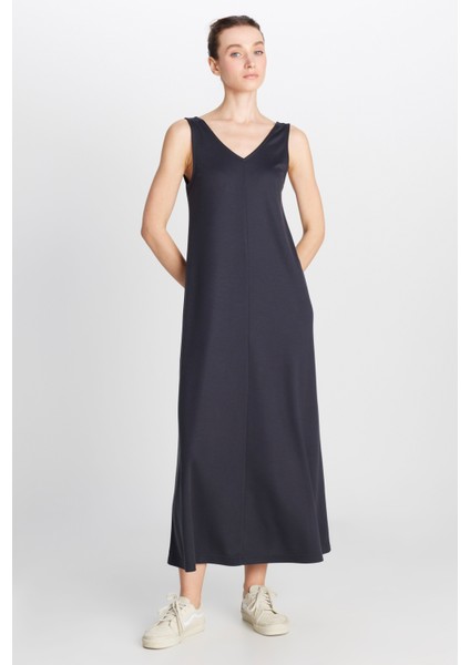 Regular Fit Normal Kesim V Yaka Siyah Midi Elbise modelleri