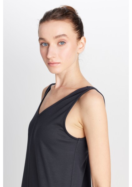 Regular Fit Normal Kesim V Yaka Siyah Midi Elbise fırsatları