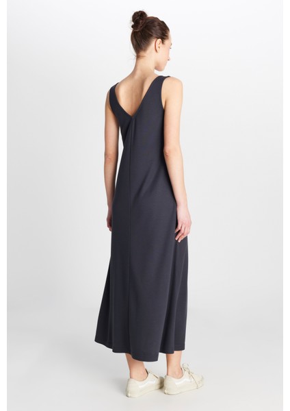 Regular Fit Normal Kesim V Yaka Siyah Midi Elbise indirimleri