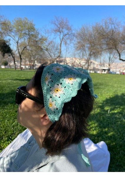 Papatya Motifli Örgü Bandana