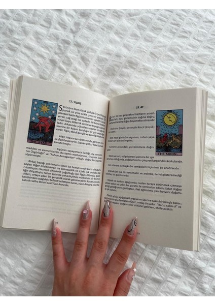 Tarotun Resimli Anahtarı Kitap fırsatları