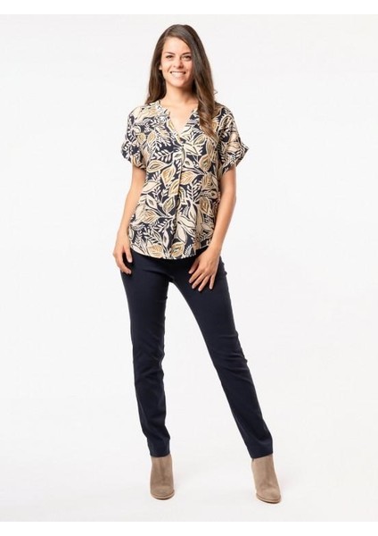 Kadın Lacivert Yaprak Desenli V Yaka Bluz , Kadın Bluz