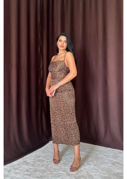 Leopar Sırt Detaylı Leopar Desenli Saten Elbise fiyatları