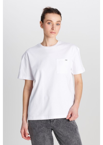 %100 Pamuk Regular Fit Normal Kesim Bisiklet Yaka Cep Detaylı Kırık Beyaz Tişört