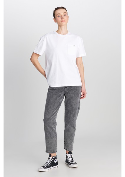 %100 Pamuk Regular Fit Normal Kesim Bisiklet Yaka Cep Detaylı Kırık Beyaz Tişört modelleri