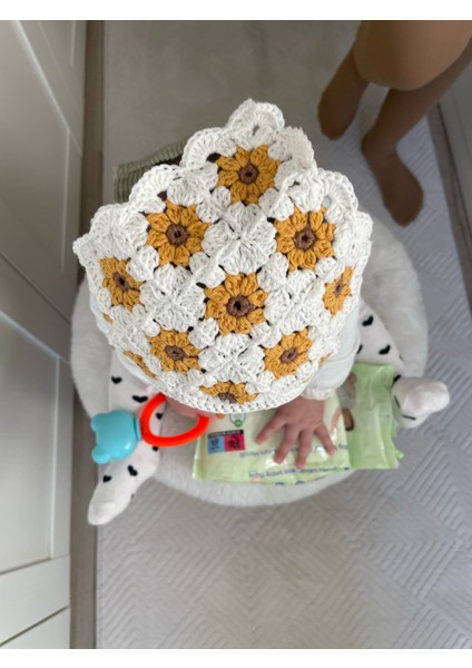 Ayçiçek Motifli Örgü Bebek Bandana fiyatları