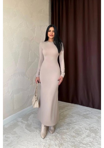 Bej Vücudu Saran Uzun Elbise