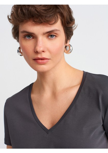 3470 V Yaka Basic T-Shirt-Koyu Antr. fırsatları