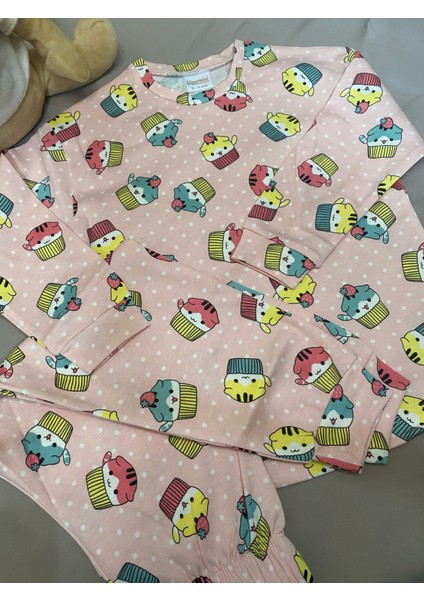 %100 Pamuklu Baskılı Kız Çocuk Pijama Takımı modelleri