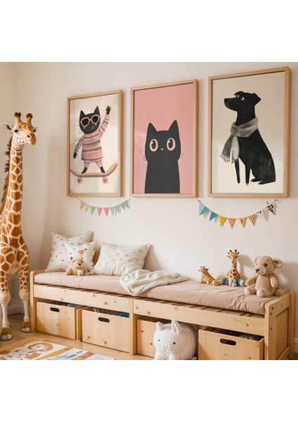 3'lü Kaykaycı Kedi ve Şık Dostları – Doğal Ahşap Çerçeveli Çocuk Odası Tablosu