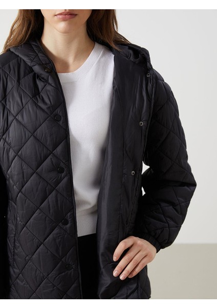 Lcwaıkıkı Classic Kapüşonlu Kapitone Oversize Kadın Şişme Mont fırsatları