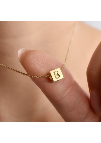 14 Ayar Altın Mikron Kaplama Kişiye Özel Küp Harf Gümüş Kolye - CN00435 fiyatları