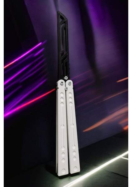 Kelebek Antrenman Alıştırma Bıçağı – Plastik Butterfly Knife (Beyaz ve Siyah)