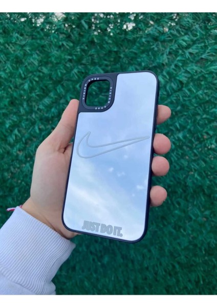 iPhone 12 Pro Max Uyumlu Nikes Logolu Aynalı Telefon Kılıfı