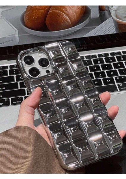 Iphone 13 Pro Uyumlu 3D Lüx Küp Desenli Kabartmalı Parlak Metalik Gümüş Kamera Koruyuculu Kılıf fiyatları