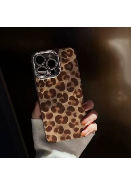 iPhone 13 Leopar Yağlı Boya Tasarım Hologram Kılıf