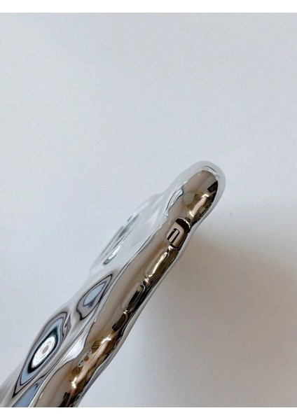 Iphone 15 Pro Uyumlu 3D Lüx Su Damla Desenli Kabartmalı Parlak Metalik Gümüş Kamera Koruyucu Kılıf indirimleri