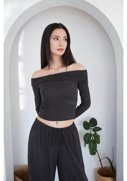 Bürümcük Kumaş Madonna Yaka Bluz