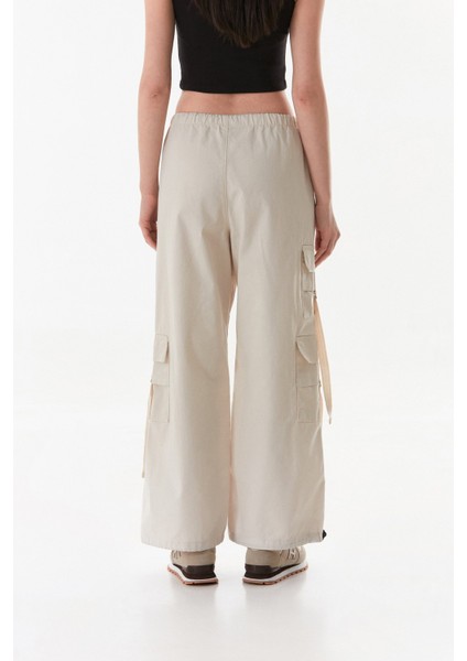 Beli ve Paçası Stoperli Kargo Cepli Gabardin Pantolon modelleri