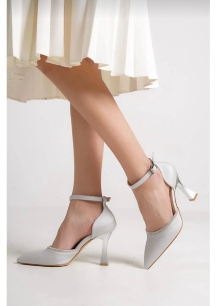 Önden Taş Detaylı Abiye Kadın Ayakkabı