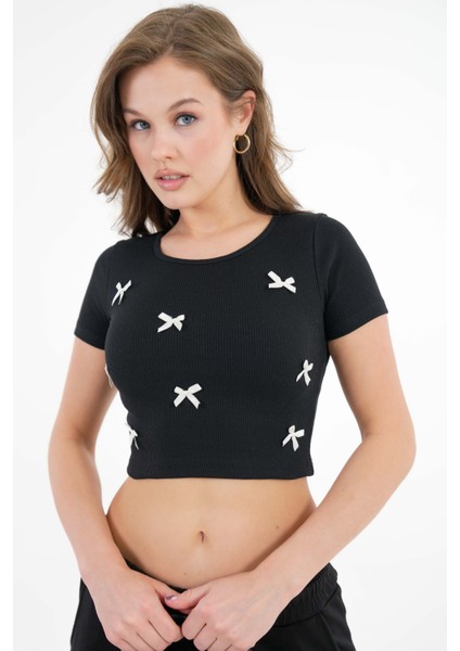 Siyah Fiyonk Detaylı Bisiklet Yaka Fitilli Örme Crop Bluz