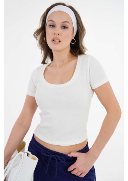 Beyaz U Yaka Fitilli Örme Crop Bluz fırsatları