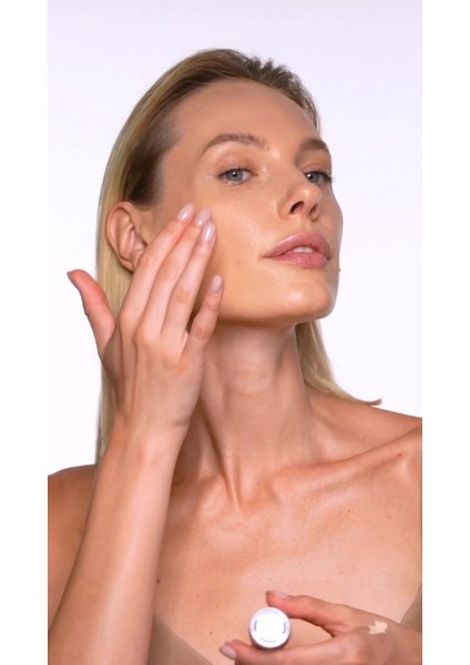 Luxury Bb Cream Spf 15 Nemlendirici Etkili Yoğun Kapatıcı Bb Krem - 01 Orta 1 Adet