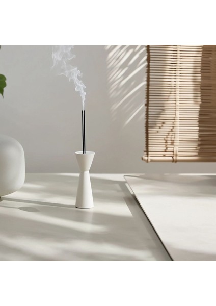 Minimalist Iskandinav Tarzı Uzun Tütsülük ve Beton Dekoratif Mumluk 10 cm
