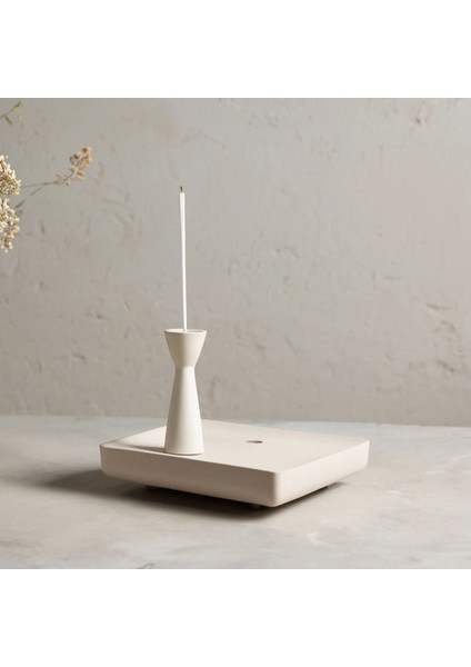 Minimalist Iskandinav Tarzı Uzun Tütsülük ve Beton Dekoratif Mumluk 10 cm