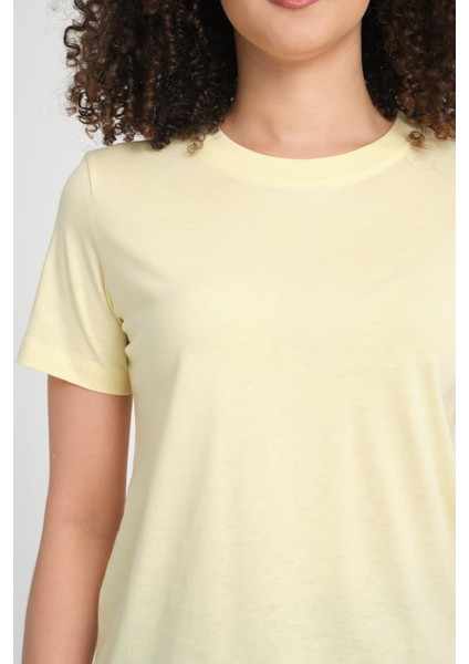 %100 Pamuk Basic Fit T-Shirt - Şık ve Konforlu Kısa Kollu Model