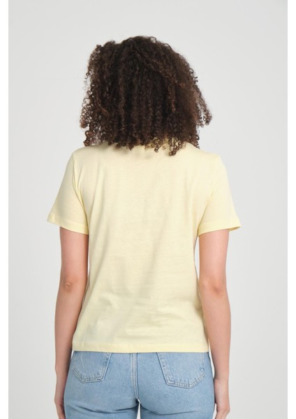 %100 Pamuk Basic Fit T-Shirt - Şık ve Konforlu Kısa Kollu Model
