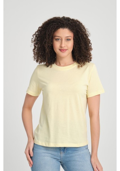 %100 Pamuk Basic Fit T-Shirt - Şık ve Konforlu Kısa Kollu Model