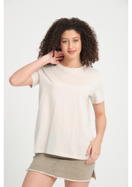 %100 Pamuk Basic Fit T-Shirt - Şık ve Konforlu Kısa Kollu Model