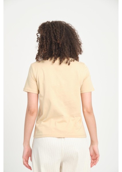 %100 Pamuk Basic Fit T-Shirt - Şık ve Konforlu Kısa Kollu Model modelleri