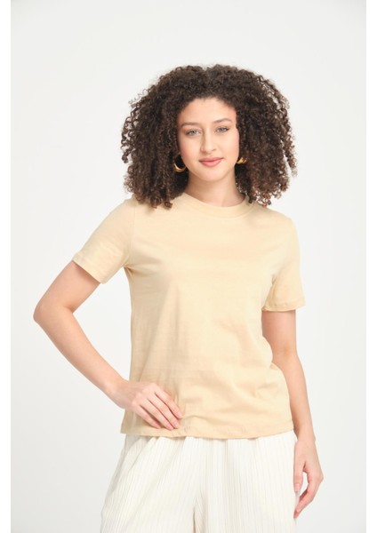 %100 Pamuk Basic Fit T-Shirt - Şık ve Konforlu Kısa Kollu Model indirimleri